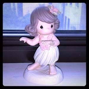 PERFECT Precious Moments “Happy Hula Days”